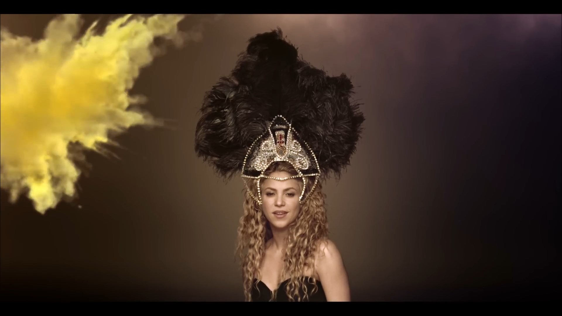 Shakira La La La (Brazil 2014) ft. Carlinhos Brown.mp4 snapshot 02.26.930