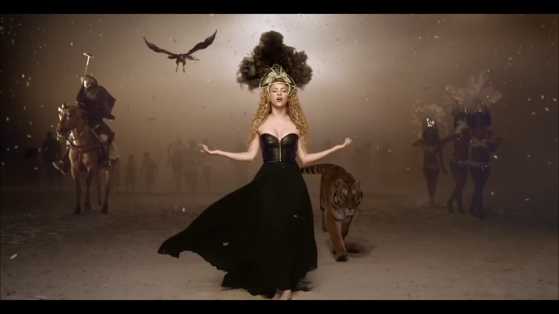 Shakira La La La (Brazil 2014) ft. Carlinhos Brown.mp4 snapshot 02.36.214