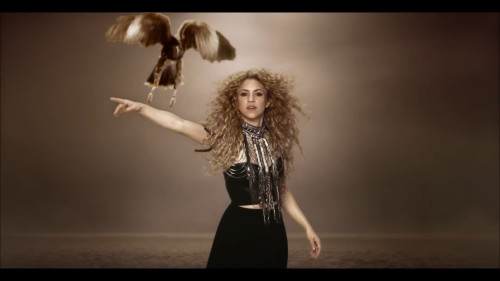 Shakira La La La (Brazil 2014) ft. Carlinhos Brown.mp4 snapshot 02.02.099