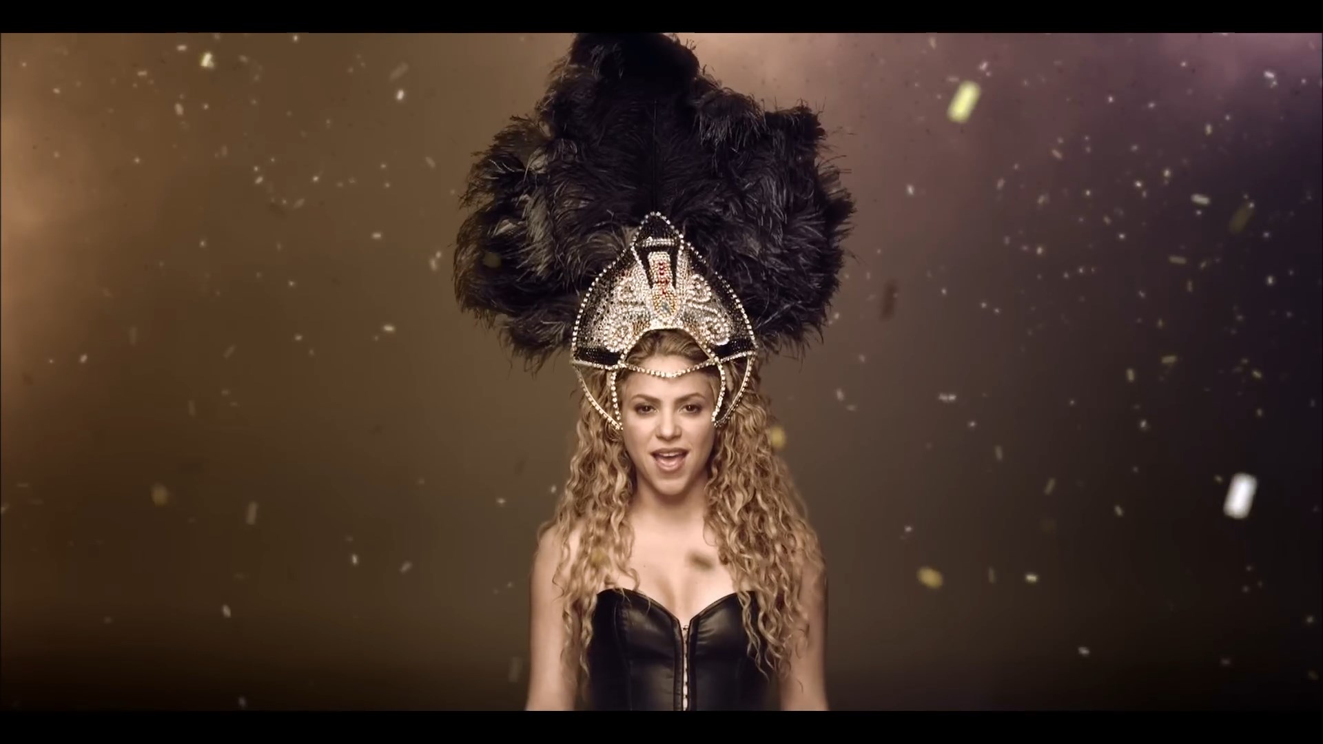 Shakira La La La (Brazil 2014) ft. Carlinhos Brown.mp4 snapshot 03.02.621