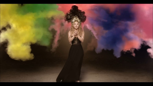 Shakira La La La (Brazil 2014) ft. Carlinhos Brown.mp4 snapshot 02.32.200