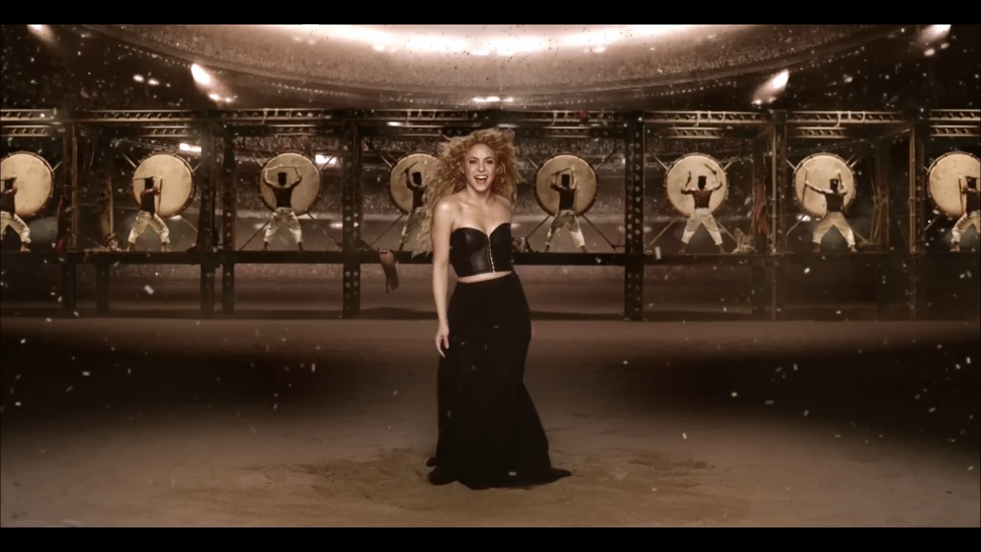 Shakira La La La (Brazil 2014) ft. Carlinhos Brown.mp4 snapshot 02.59.413
