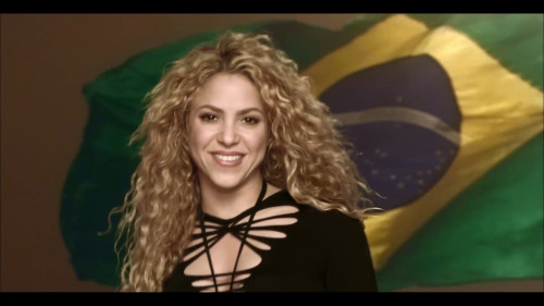Shakira La La La (Brazil 2014) ft. Carlinhos Brown.mp4 snapshot 01.55.133