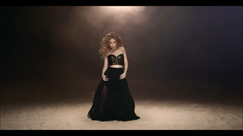 Shakira La La La (Brazil 2014) ft. Carlinhos Brown.mp4 snapshot 00.17.422