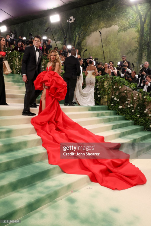 NEW YORK, NEW YORK - MAY 06: (L-R) Wes Gordon and Shakira attend The 2024 Met Gala Celebrating "Slee