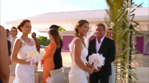 Hélène Quand tous les amoureux (Clip Lyrics).mp4 snapshot 01.58.321