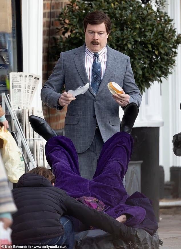qReE.jpg